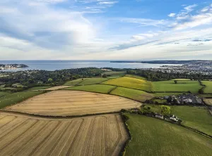 British Countryside Aerials Drucke: Fields and farmlands from a drone