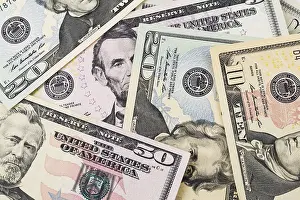 US Dollar Bills Drucke: US ten and fifty dollar bills, studio composition