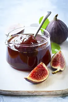 Exotic Food Drucke: Fig jam in a jar