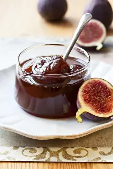 Exotic Fruit Drucke: Fig jam in a jar