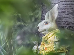 Ornate Garden Decoration Drucke: A figure of the Easter bunny