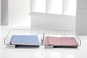 Office Supply Drucke: Filing baskets with folders, input, output, office