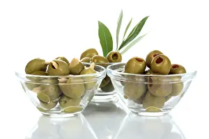 Studio Shot Of Olives Drucke: Filled olives