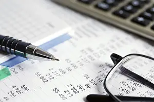 Economic Crisis Solutions Drucke: Financial analysis
