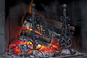 Red Hot Flames Drucke: Fire in a fireplace