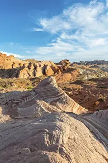 Sleeping Lizard Rock Formation Drucke: The Fire Wave, Sleeping Lizard rock formation behind