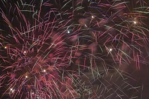 Blurred Motion Night Shot Drucke: Fireworks in long exposure