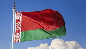 Flag Fluttering In Wind Drucke: The flag of Belarus flutters in the wind