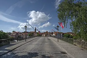 Southern Germany Urban Environment Drucke: Flag bridge with view of the old town