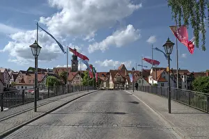 Southern Germany Urban Environment Drucke: Flag bridge with view of the old town