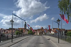 Southern Germany Urban Environment Drucke: Flag bridge with view of the old town