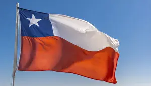 Isolated National Flags Drucke: The flag of Chile flutters in the wind