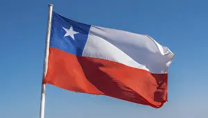 Windy Weather Images Drucke: The flag of Chile flutters in the wind