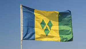 Caribbean National Colors Drucke: The flag of the Grenadines flutters in the wind