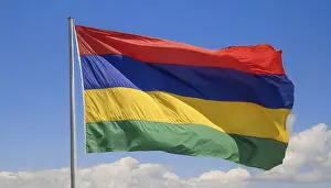 Mauritius Flag Drucke: The flag of Mauritius, fluttering in the wind