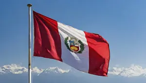 Latin America Flags Drucke: The flag of Peru flutters in the wind