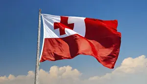 Verwandte Bilder Drucke: Das Flagge von Tonga flattert im Wind.