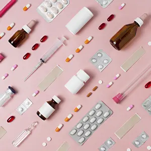 Healthcare System Symbol Drucke: Flat lay composition medical elements