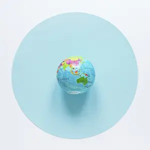 Blockchain Technology Symbol Drucke: Flat lay globe circle