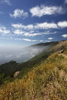 USA Coastal Landscapes Drucke: Fleecy clouds at the Pacific coast
