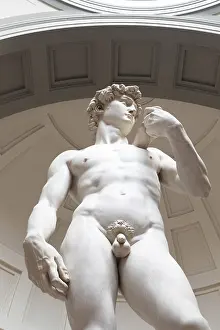 Drucke von Florenz, Italien - Circa August 2021: David-Skulptur von Michelangelo Buonarroti. Das Meisterwerk der Renaissance-Kunst Michelangelo Buonarroti Drucke: Florenz, Italien - Circa August 2021: David-Skulptur von Michelangelo Buonarroti