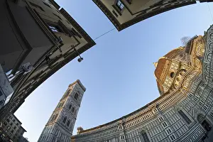 Drucke von Florenz, Italien. Januar 2022. Fischauges Bild vom Dom Santa Maria del Fiore und dem Giotto-Turm im historischen Zentrum der Stadt Florenz, Italien. Januar 2022 Giotto Drucke: Florenz, Italien. Januar 2022