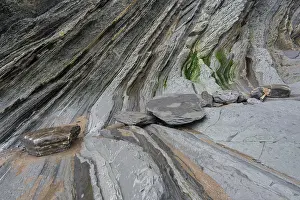 Deserted Coastal Area Images Drucke: Flysch, rock layer on the coast of Deba