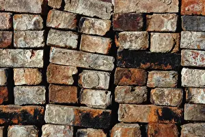 Old Town Background Drucke: Folded old red brick background
