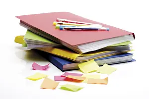 Colorful Stationery Drucke: Folder, post-it notes and pens