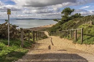 Northern Europe Beaches Drucke: The footpath to Highcliffe Beach