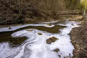 Erosion Landscape Drucke: Forms and structures of ice on water