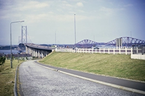 Firth Of Forth Waterfront Drucke: Forth Road Bridge, crossing the Firth of Forth, South Queensferry, Scotland, 1968
