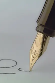 Studio Shot Of A Pen Drucke: Fountain pen, detail