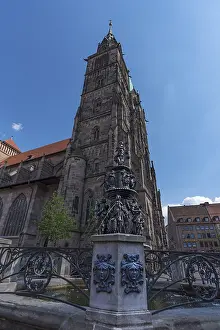 Uninhabited Churches In Bavaria Drucke: Fountain of Virtue, Lorenzkirche in the back
