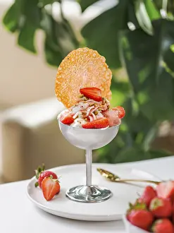 Strawberry Sundae Drucke: Fraise Melba ice cream