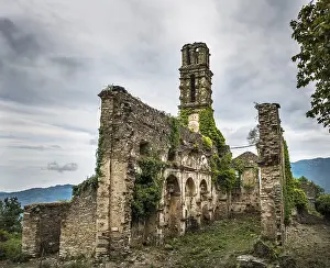Dramatic European Landscapes Drucke: Former Franciscan Monastery of Orezza