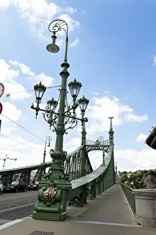 Drucke von Die Freiheitsbrücke in Budapest Ungarn. Szabadság Híd. Österreich Die Freiheitsbrücke in Budapest Ungarn. Szabadság Hid. Österreich Budapest, Einschließlich Der Donauufer, Des Budaer Burgviertels Und Der Andrßssy-Allee Drucke: Die Freiheitsbrücke in Budapest Ungarn.