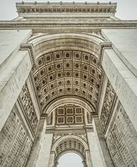 Western European Architecture Drucke: French architecture image with the interior of the Arc de Triomphe