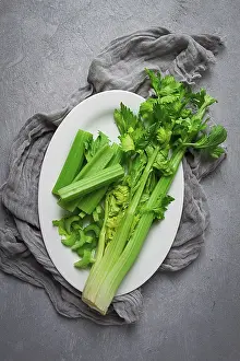 Celery Top View Drucke: Fresh bunch of celery, top view, no people