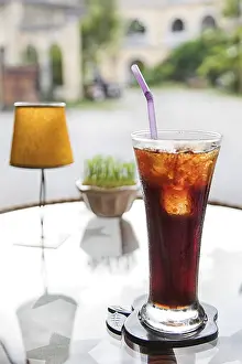 High Calorie Foods Drucke: Fresh cola drink on the table