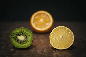 Dark Background Food Images Drucke: Fresh fruit on a dark background