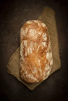 Rye Bread Detail Drucke: Fresh whole grain bread, rye, top view