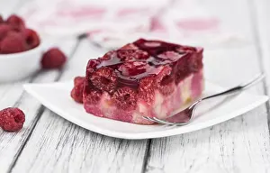 Rustic Style Food Photography Drucke: Fresh homemade Raspberry Cake (selective focus)