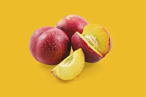 Farm Fresh Produce Drucke: Fresh nectarines, whole and sliced