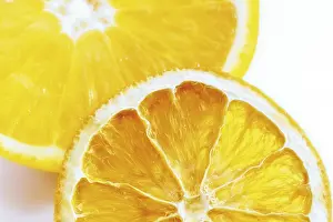 Studio Shot Oranges Drucke: Fresh orange and dried slice