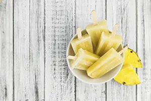 Fresh Fruit Desserts Drucke: Fresh made Popsicles (Pineapple flavoured)
