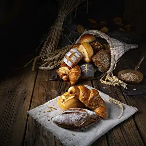 Fresh Rolls Drucke: Fresh rolls in a cornea