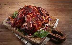 Grilled Chicken Meal Drucke: Whole fried chicken, with spices