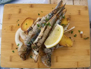 Camara De Lobos Village Drucke: Fried mackerel as an appetiser