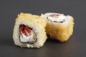 Fresh Seafood Dish Drucke: Fried rolls with pepper, eel and cheese